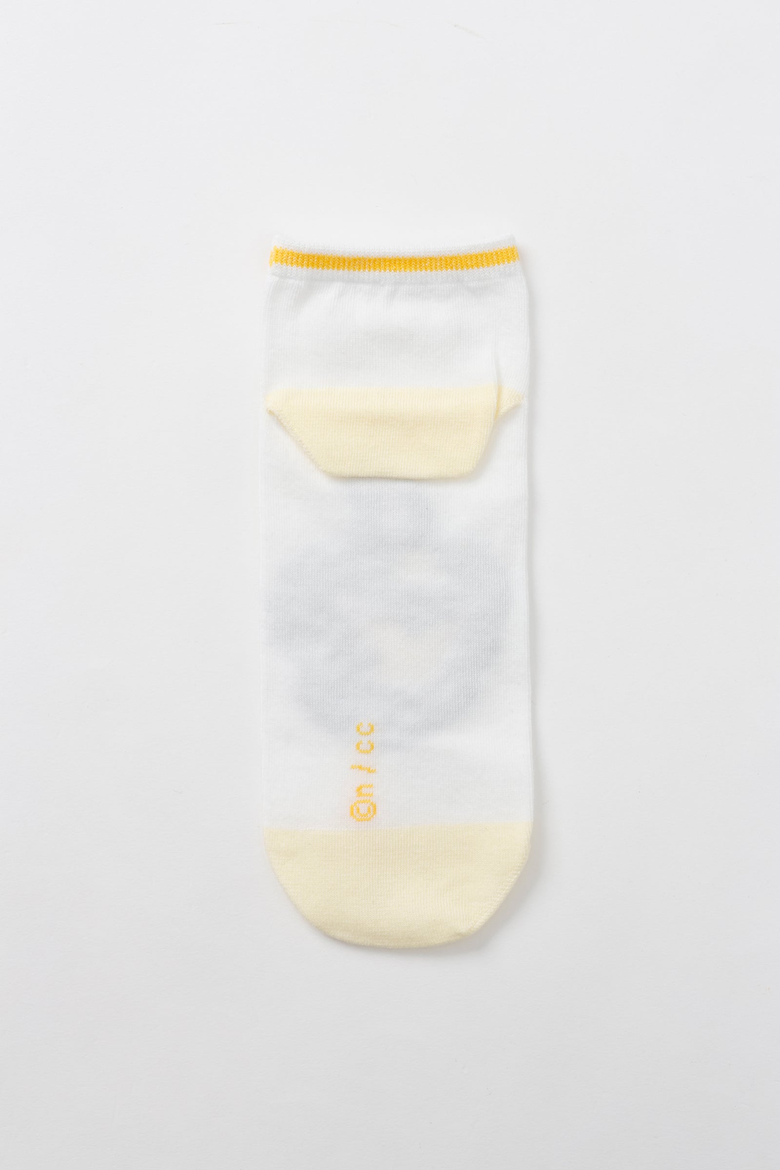 ちいかわ クルーソックス うさぎトイレ イエロー