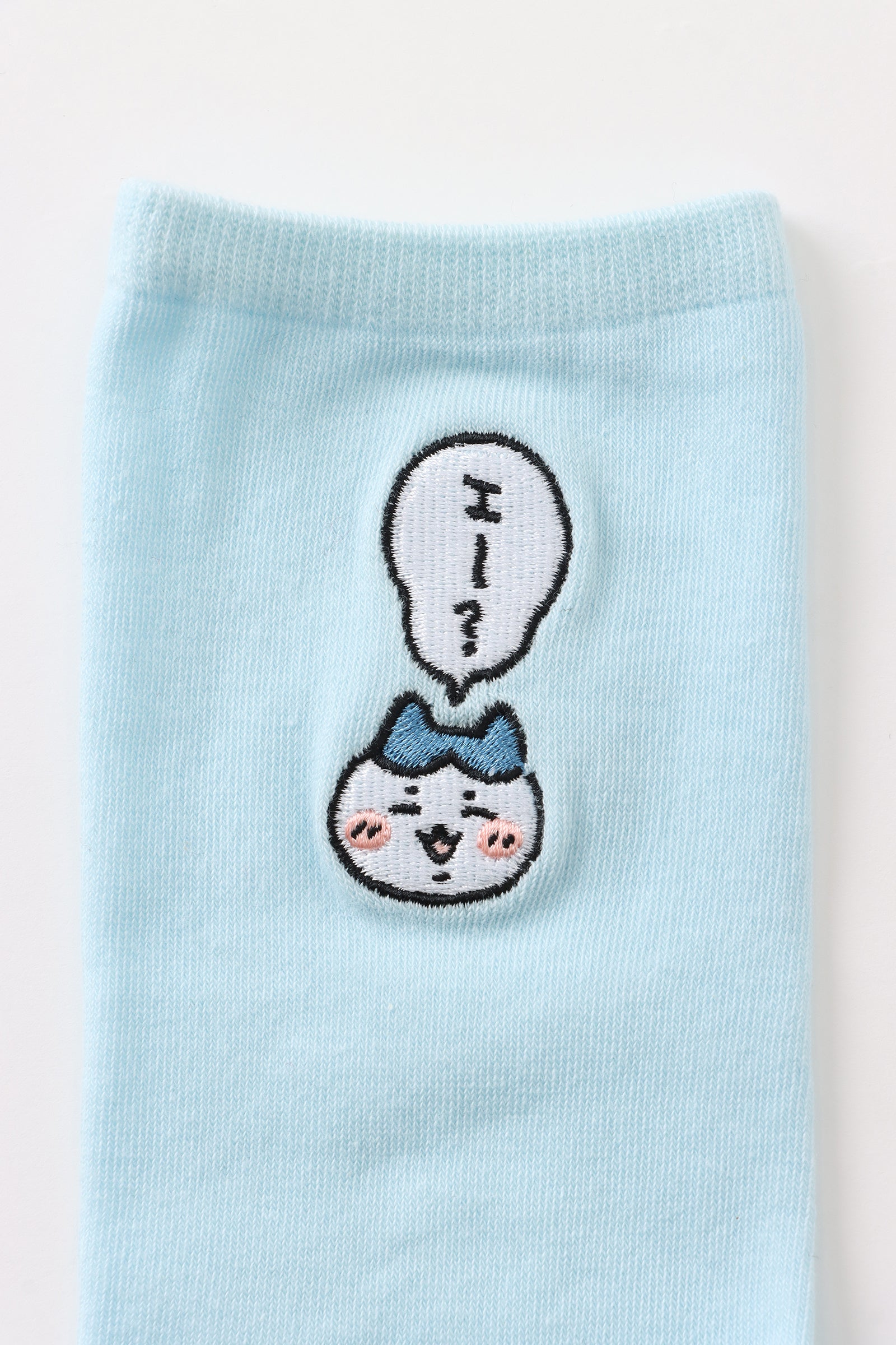 ちいかわ クルーソックス ワンポイント刺繍ハチワレ サックス
