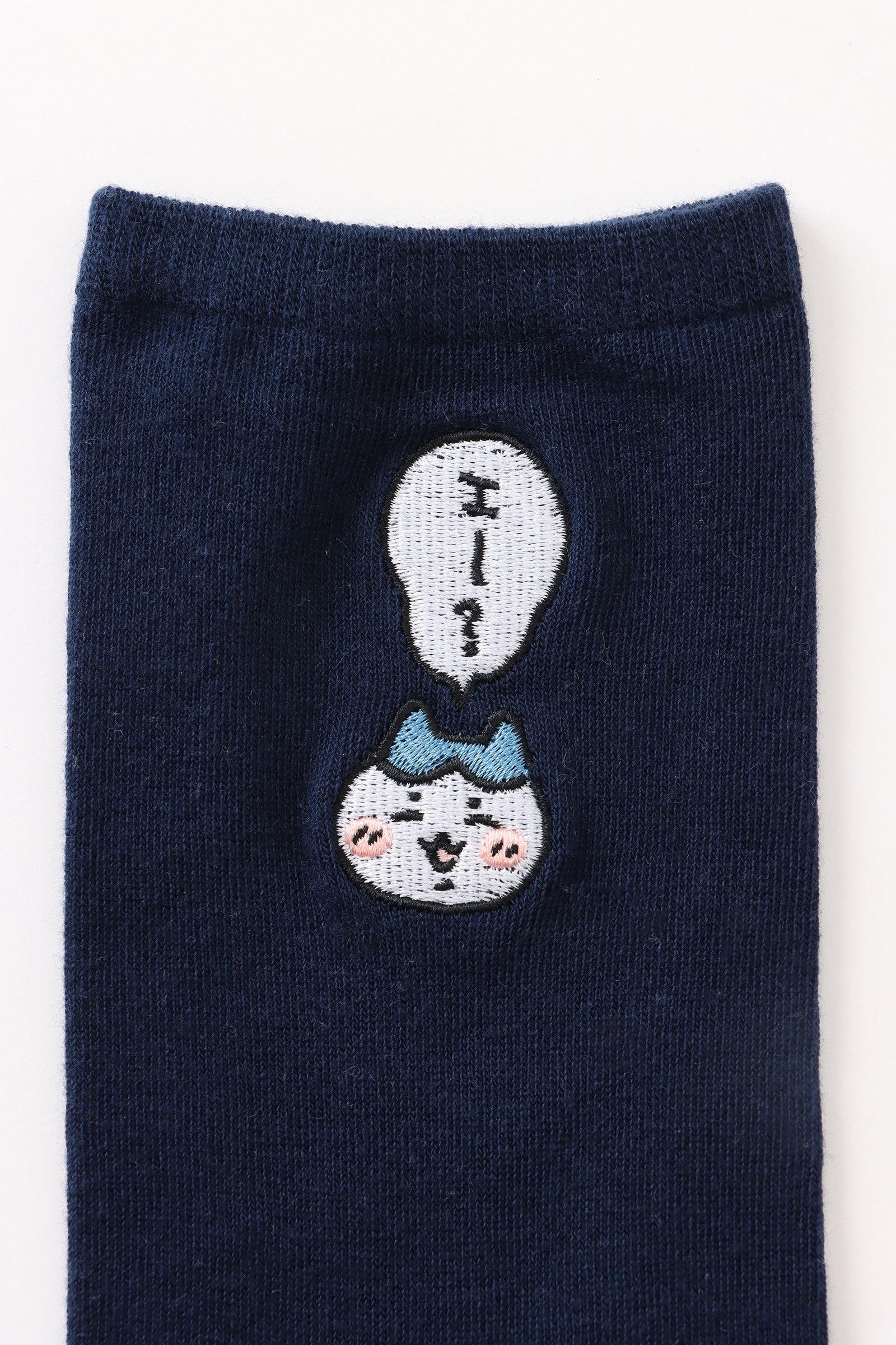 ちいかわ クルーソックス ワンポイント刺繍ハチワレ ネイビー