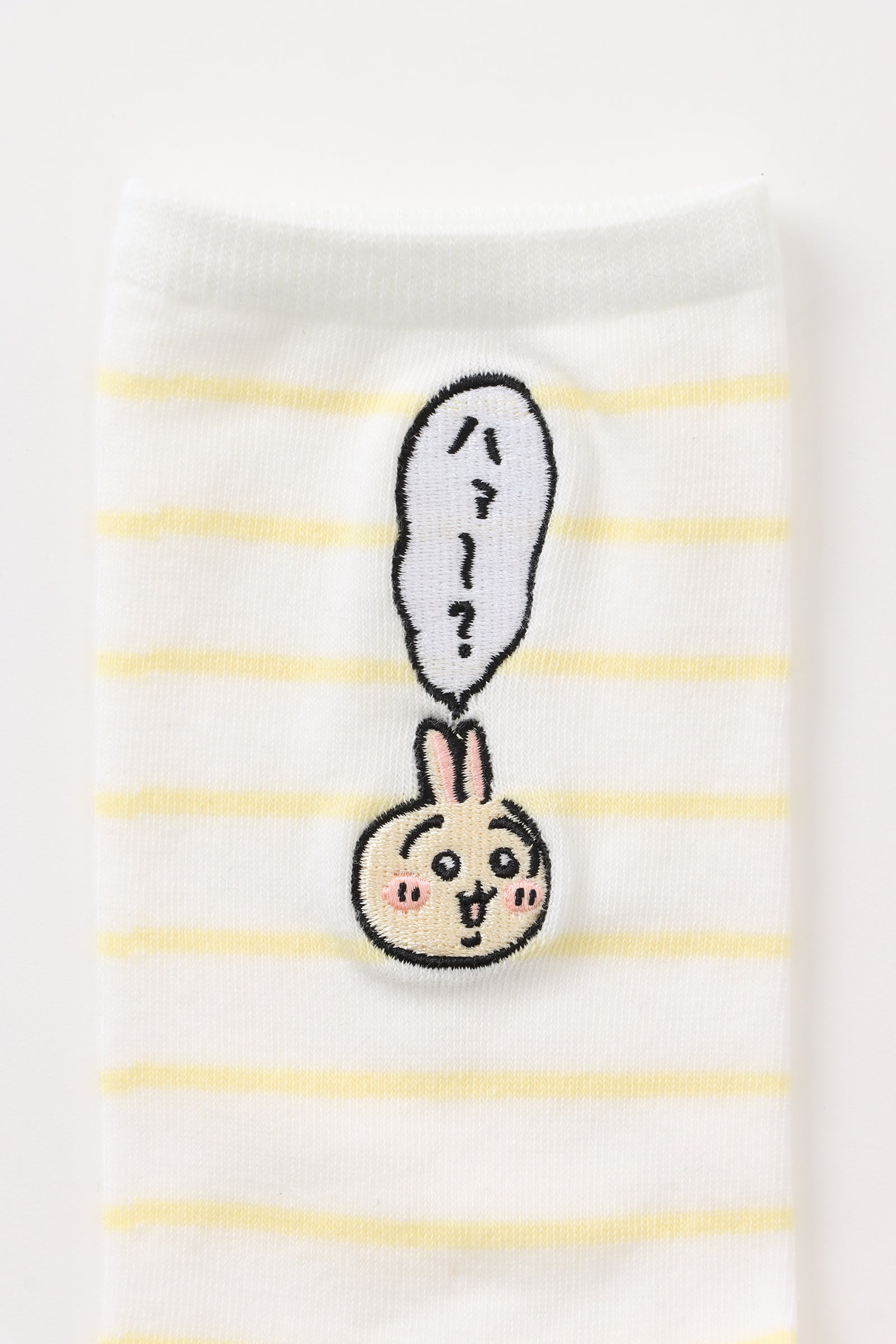 ちいかわ クルーソックス ワンポイント刺繍うさぎボーダー ペールイエロー