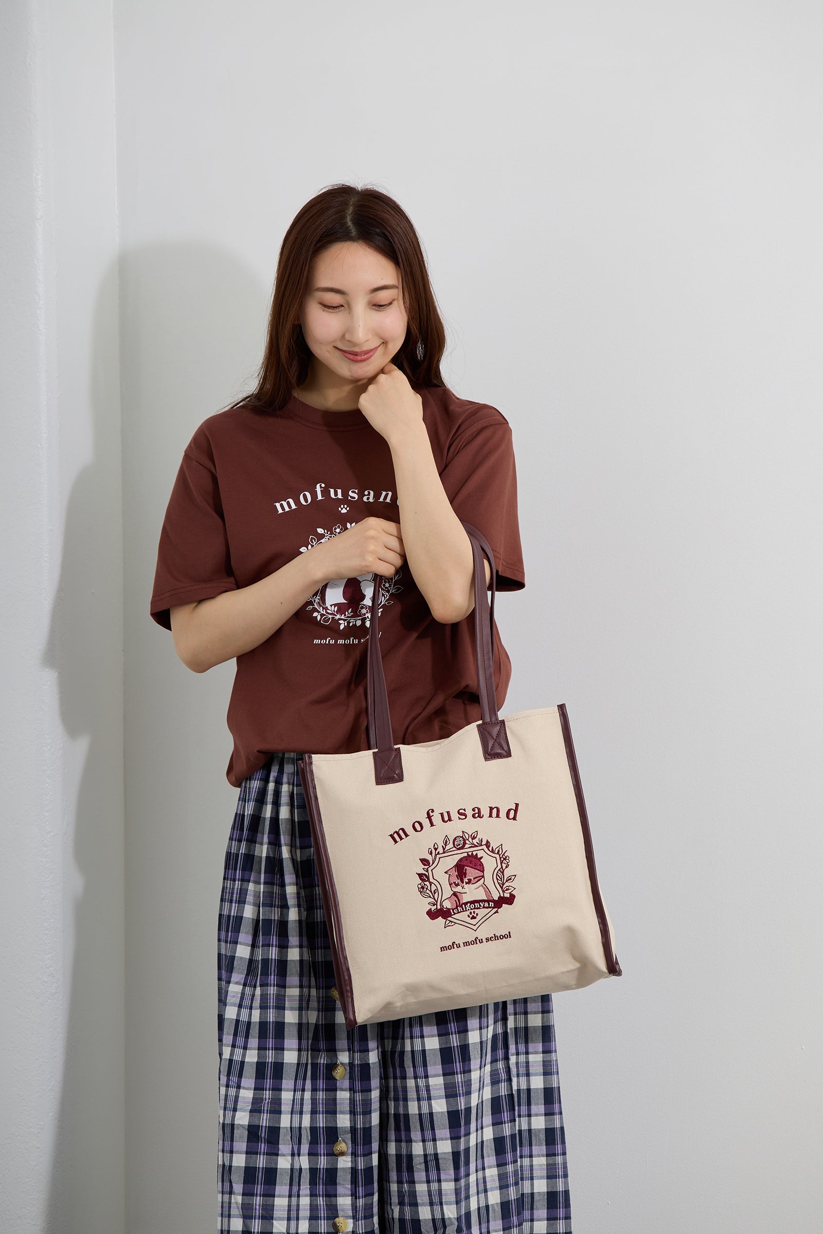 mofusand トートバッグ カレッジ風いちごにゃん ローズブラウン
