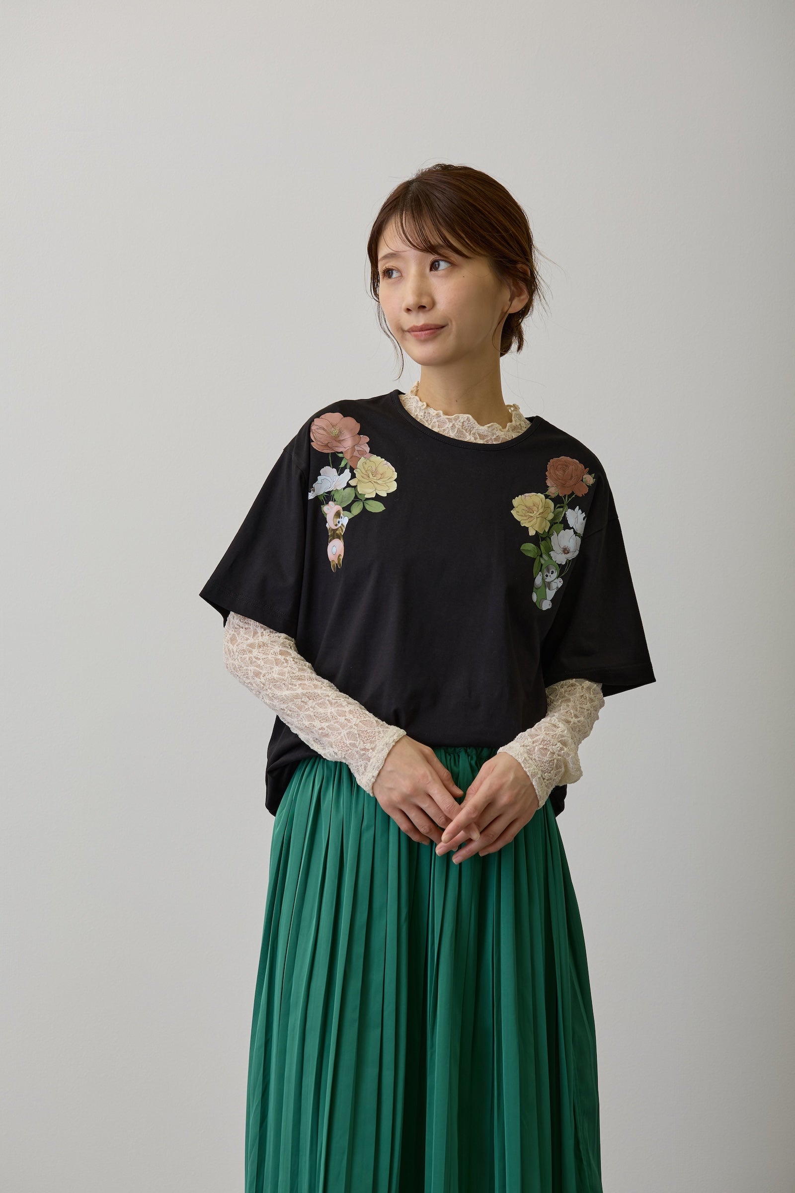 mofusand×日比谷花壇 Tシャツ レイフローラ ブラック