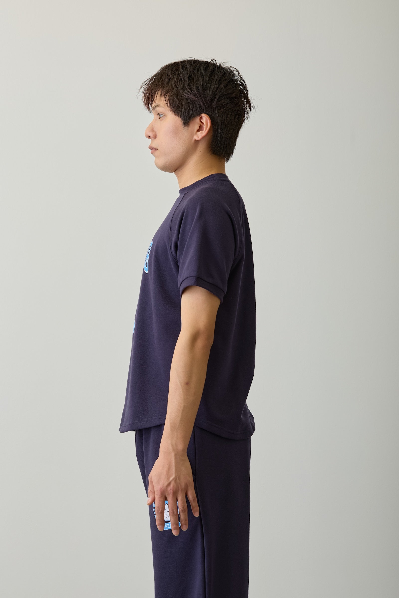 ちいかわ Tシャツ ピース ハチワレ ネイビー