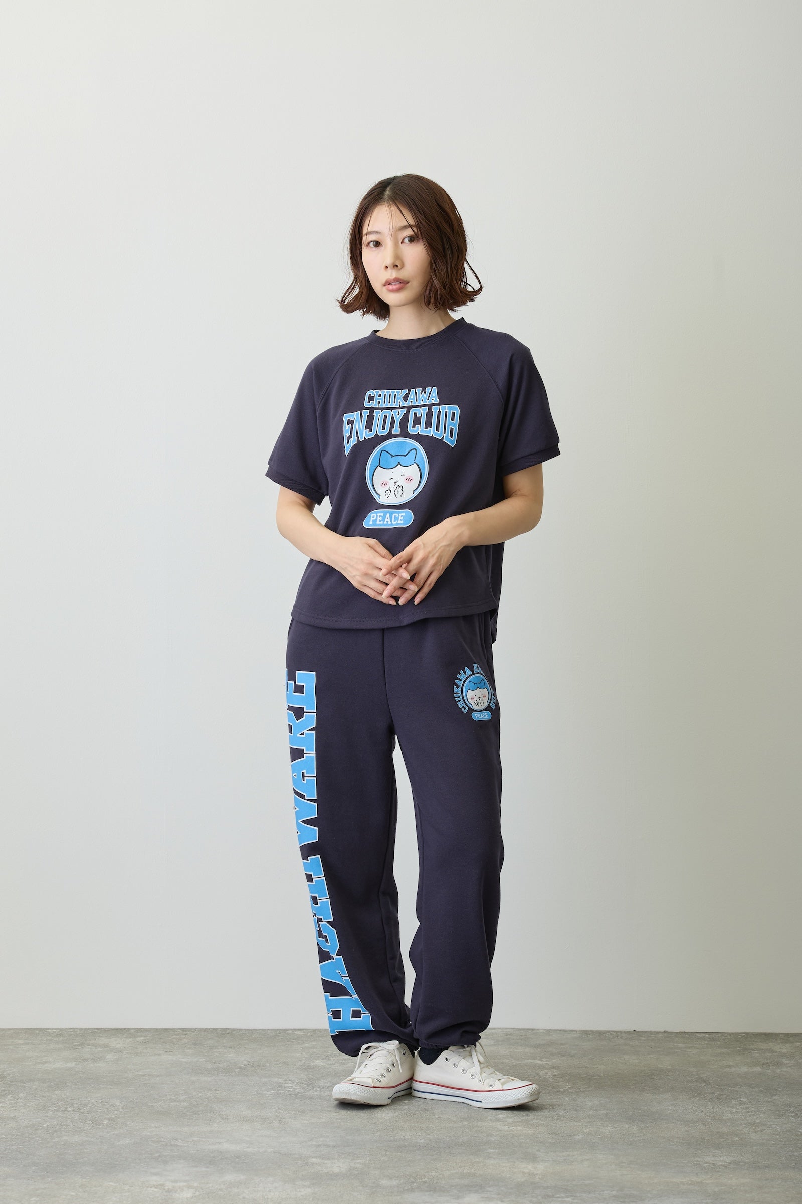 ちいかわ Tシャツ ピース ハチワレ ネイビー