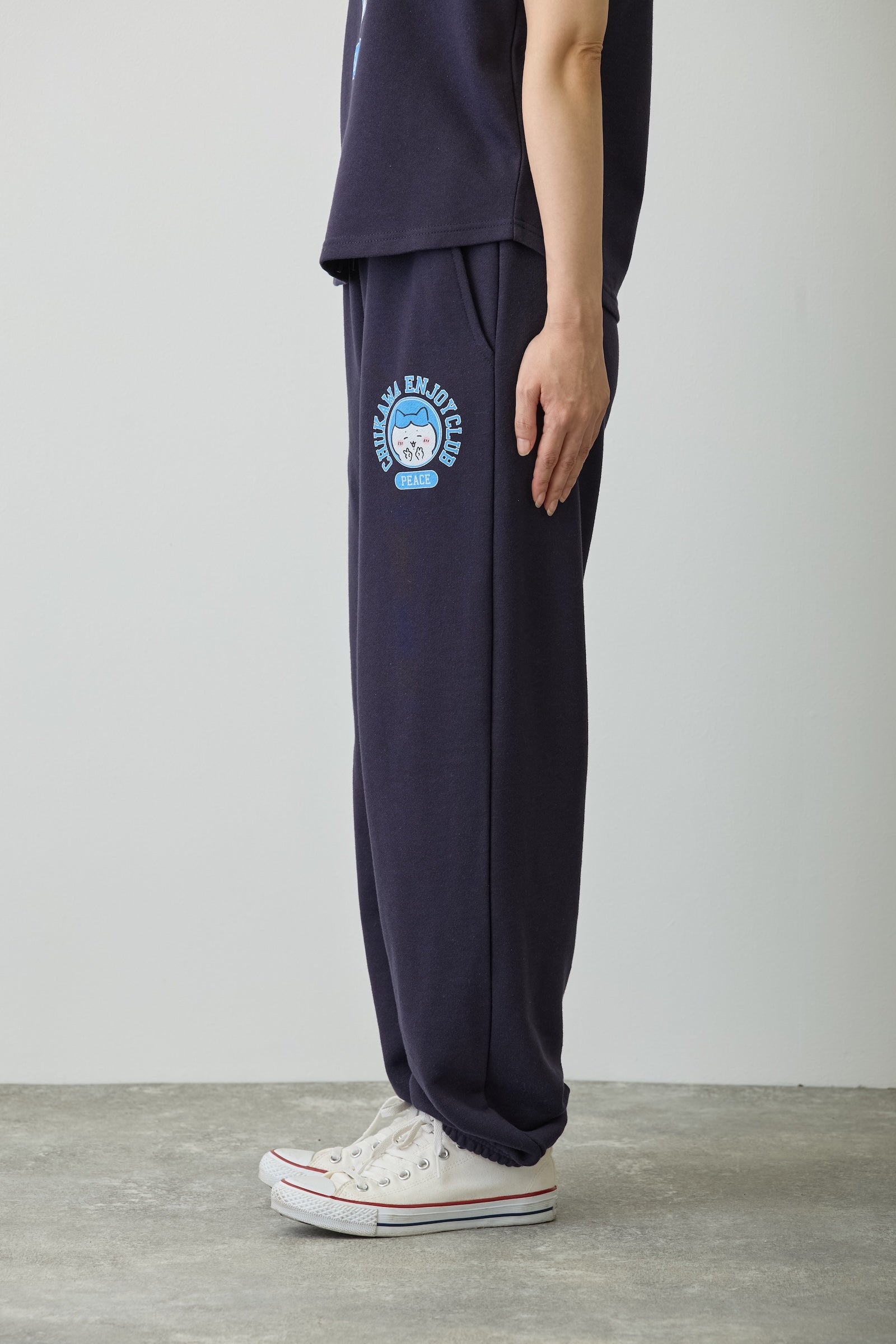 ちいかわ スウェットパンツ ピース ハチワレ ネイビー