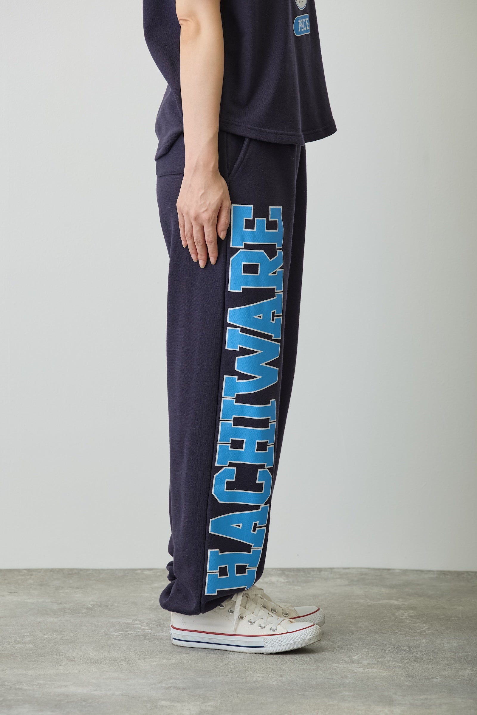 ちいかわ スウェットパンツ ピース ハチワレ ネイビー