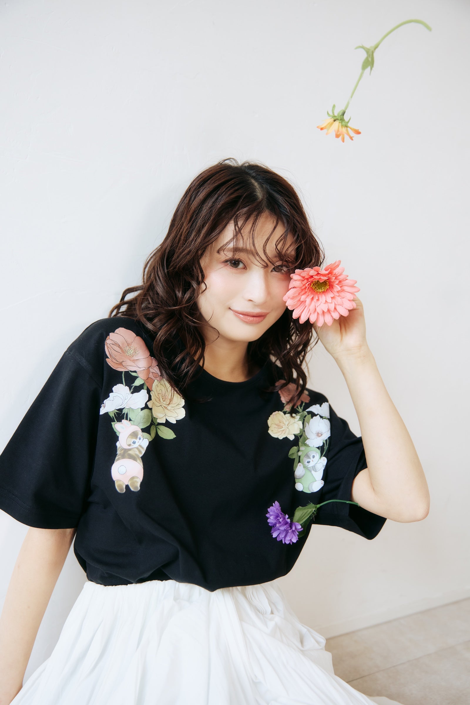 mofusand×日比谷花壇 Tシャツ レイフローラ ブラック