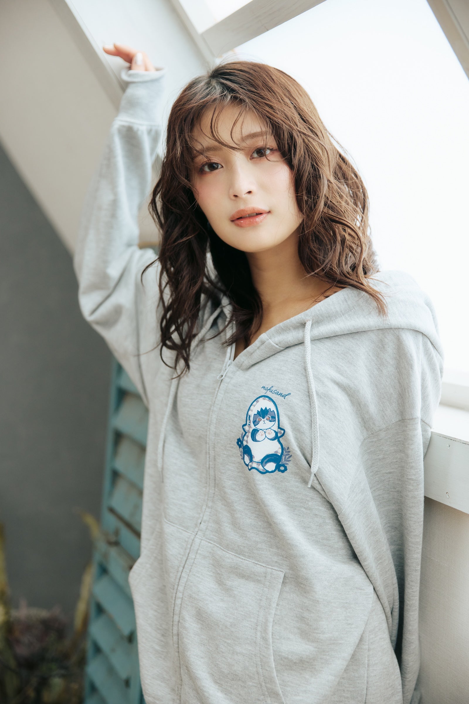 mofusand ZIPパーカー カントリーチェック サメにゃん グレー