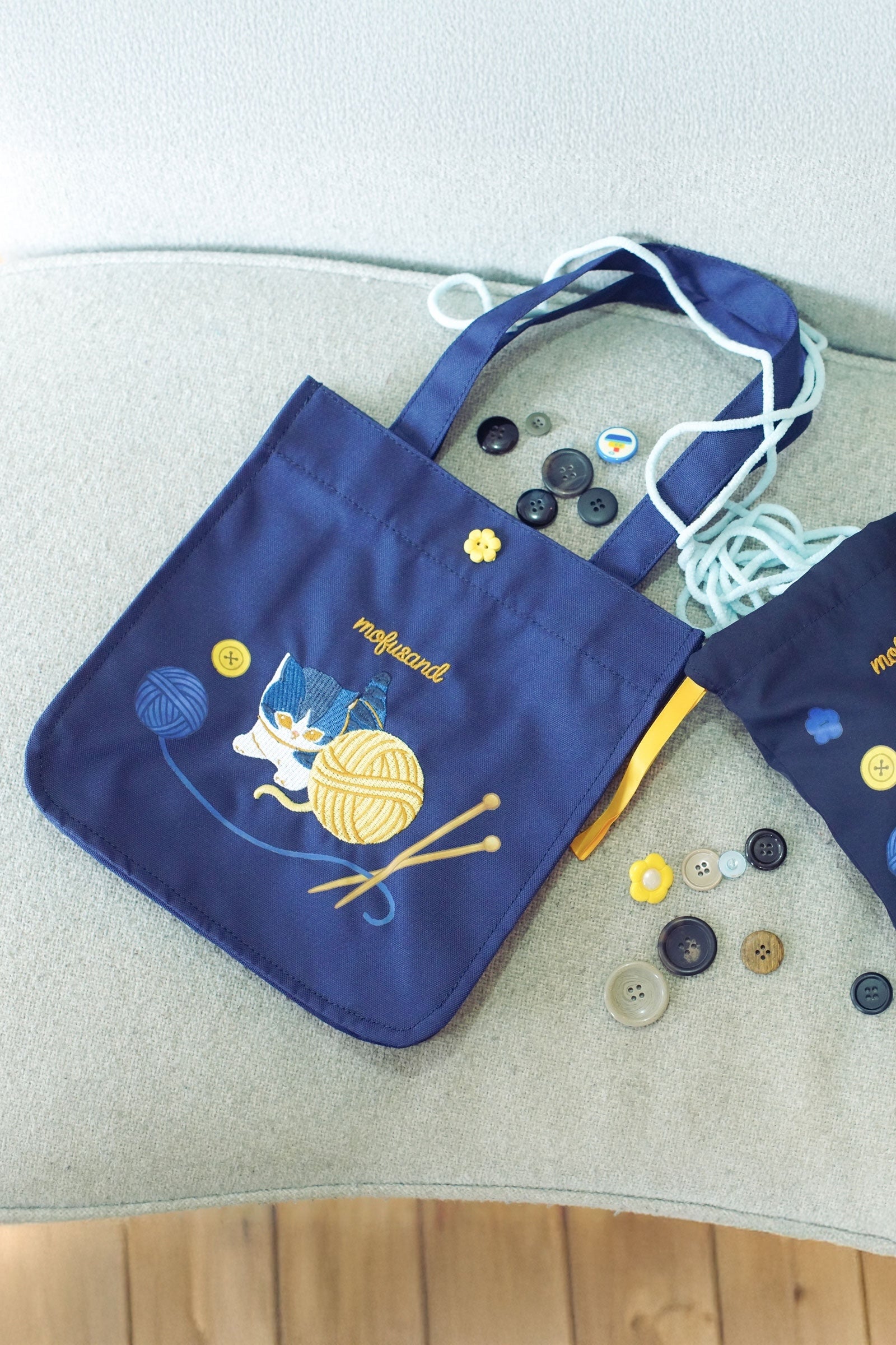 mofusand ランチトートバッグ 毛糸玉 じゃれにゃん ネイビー