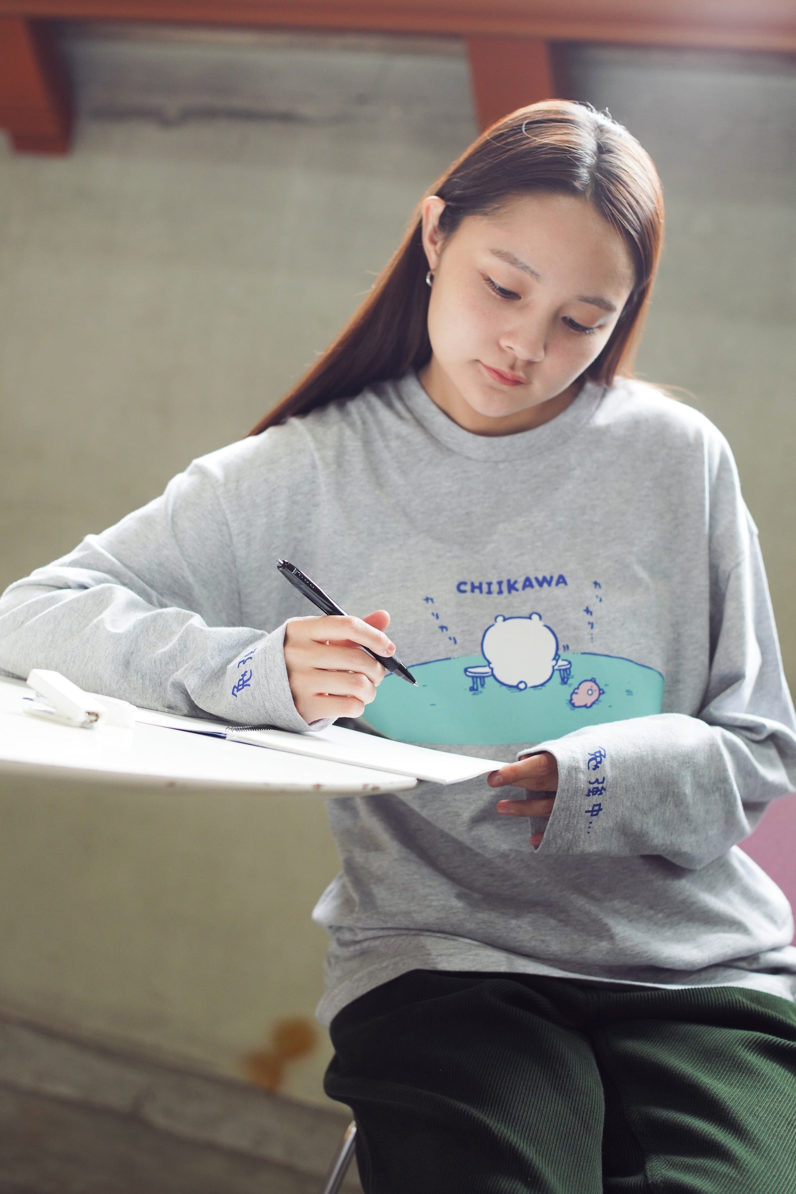 ちいかわ 長袖Tシャツ 試験勉強 アッシュ