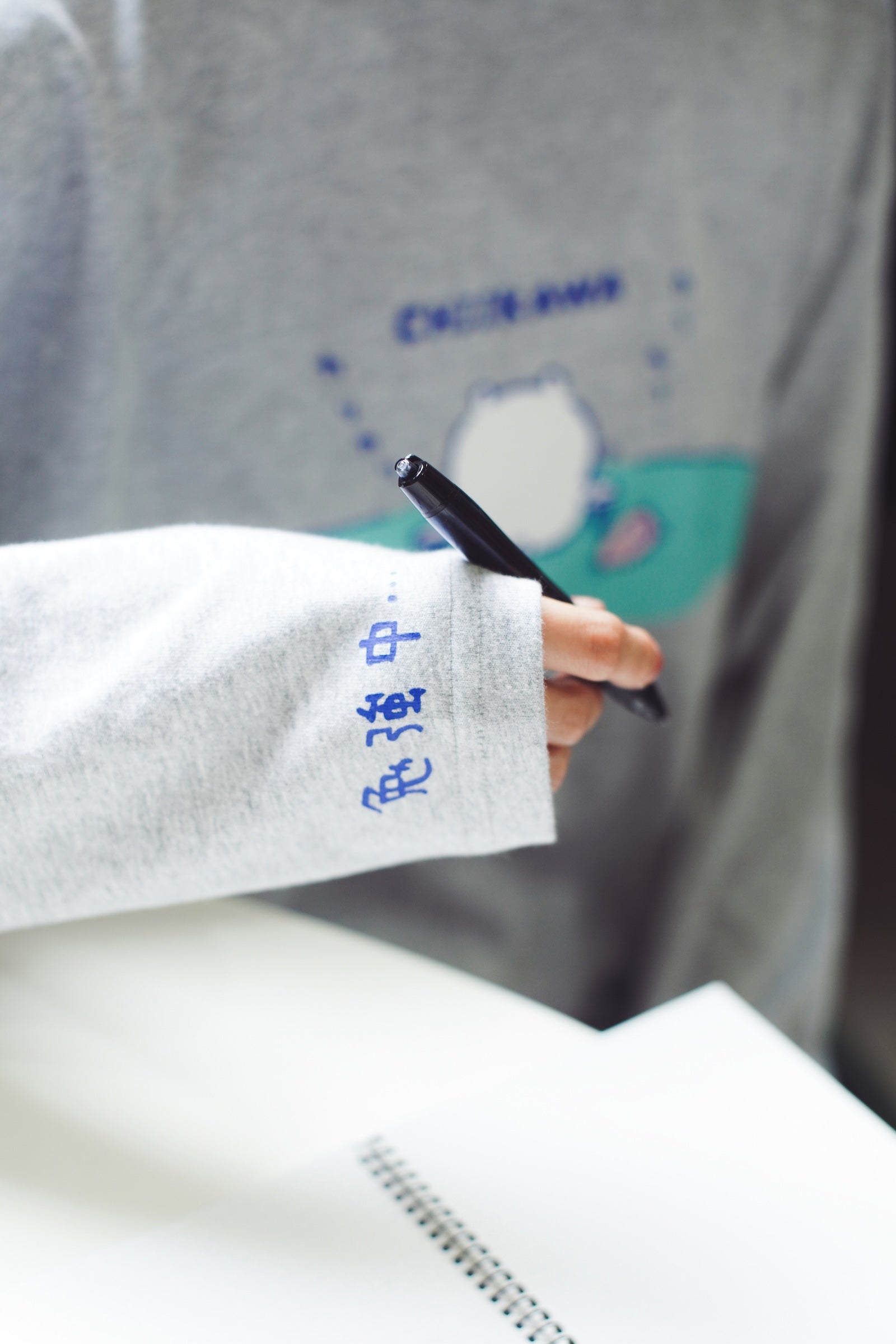 ちいかわ 長袖Tシャツ 試験勉強 アッシュ