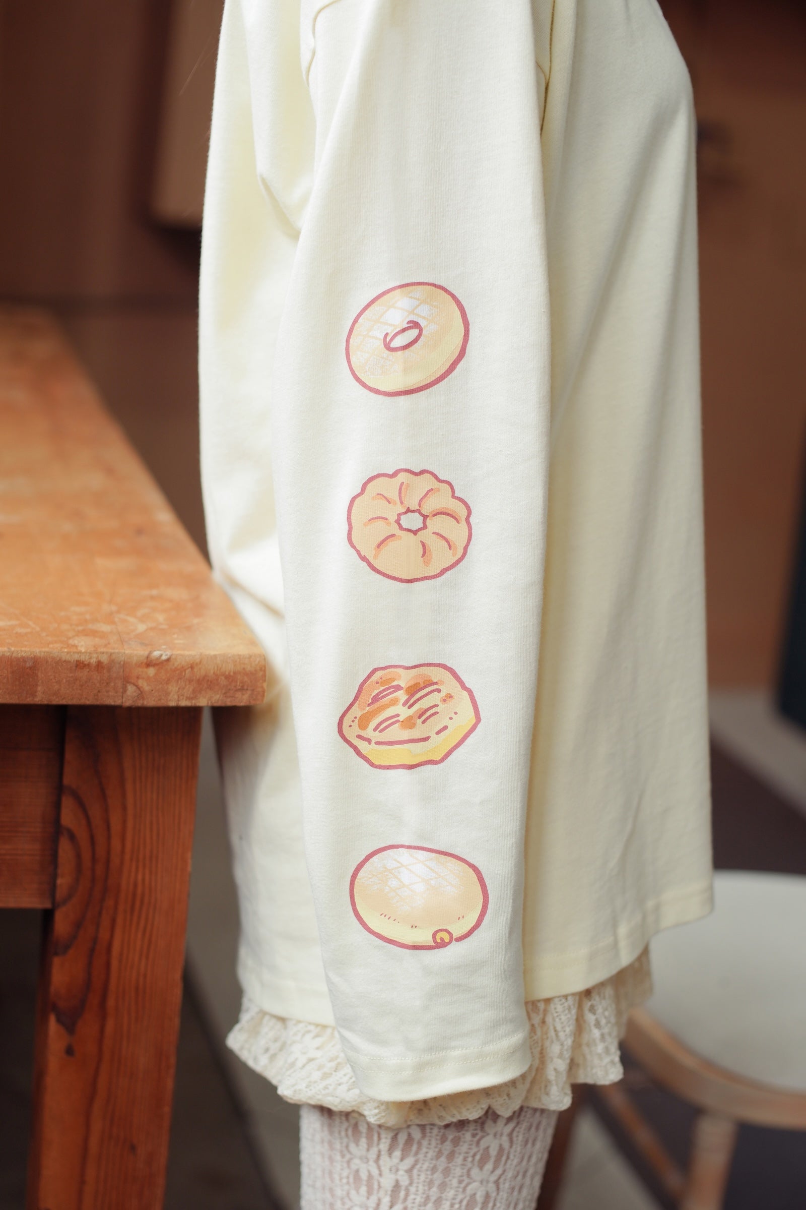 ちいかわ 長袖Tシャツ ドーナッツ イエローベージュ