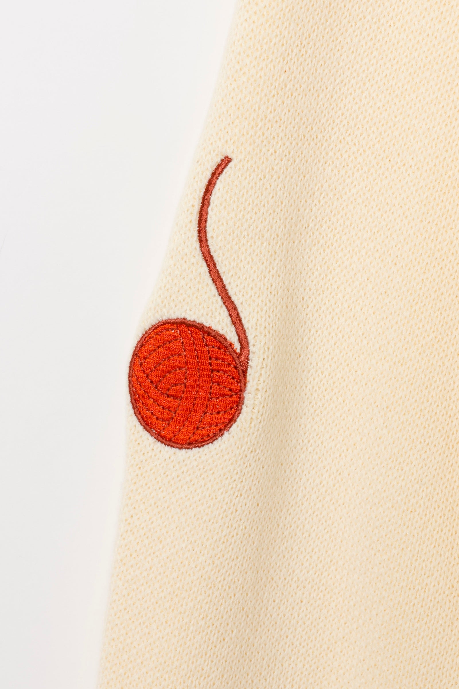 mofusand 毛糸玉 セーター にゃいすコンビ ナチュラル mofusand セーター 毛糸玉 にゃいすコンビ ナチュラル