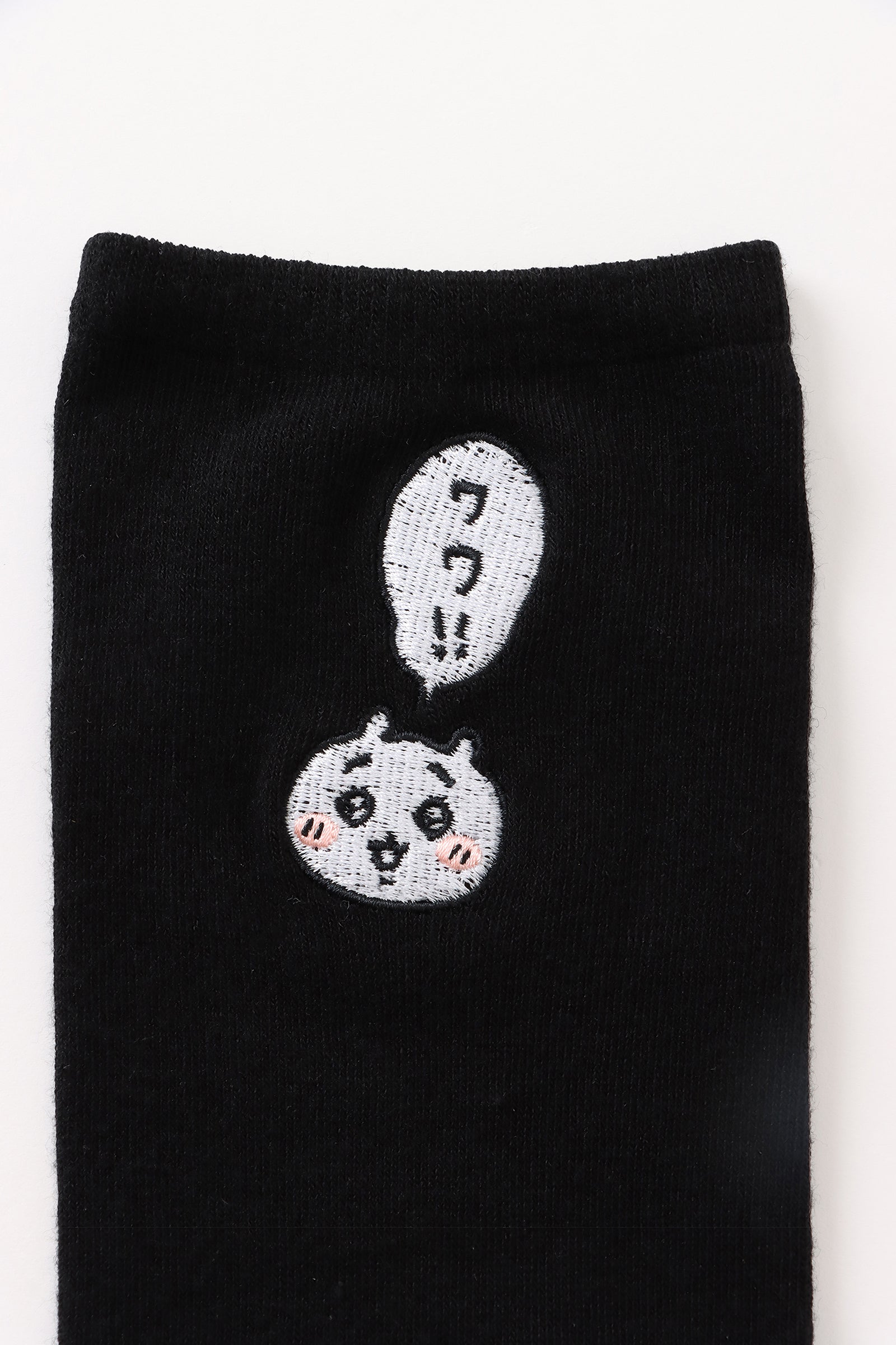 ちいかわ クルーソックス ワンポイント刺繍ちいかわ ブラック