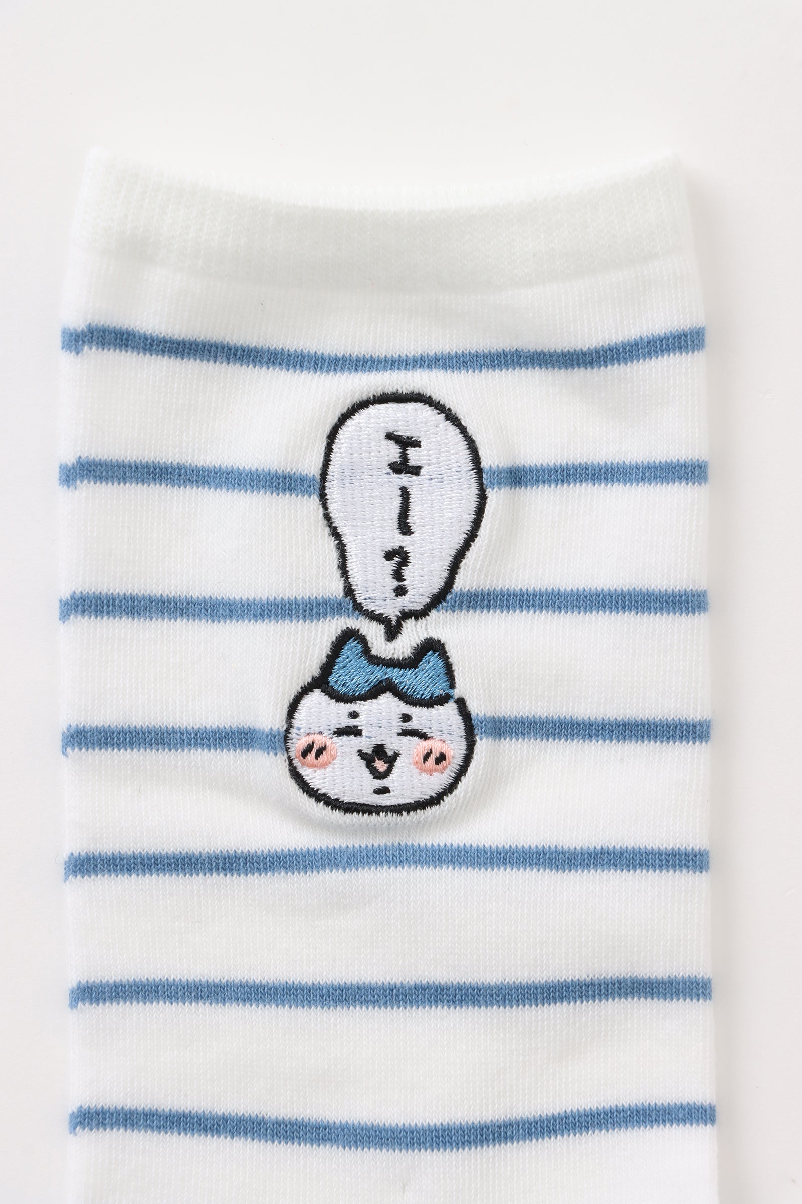 ちいかわ クルーソックス ワンポイント刺繍ハチワレボーダー ブルー