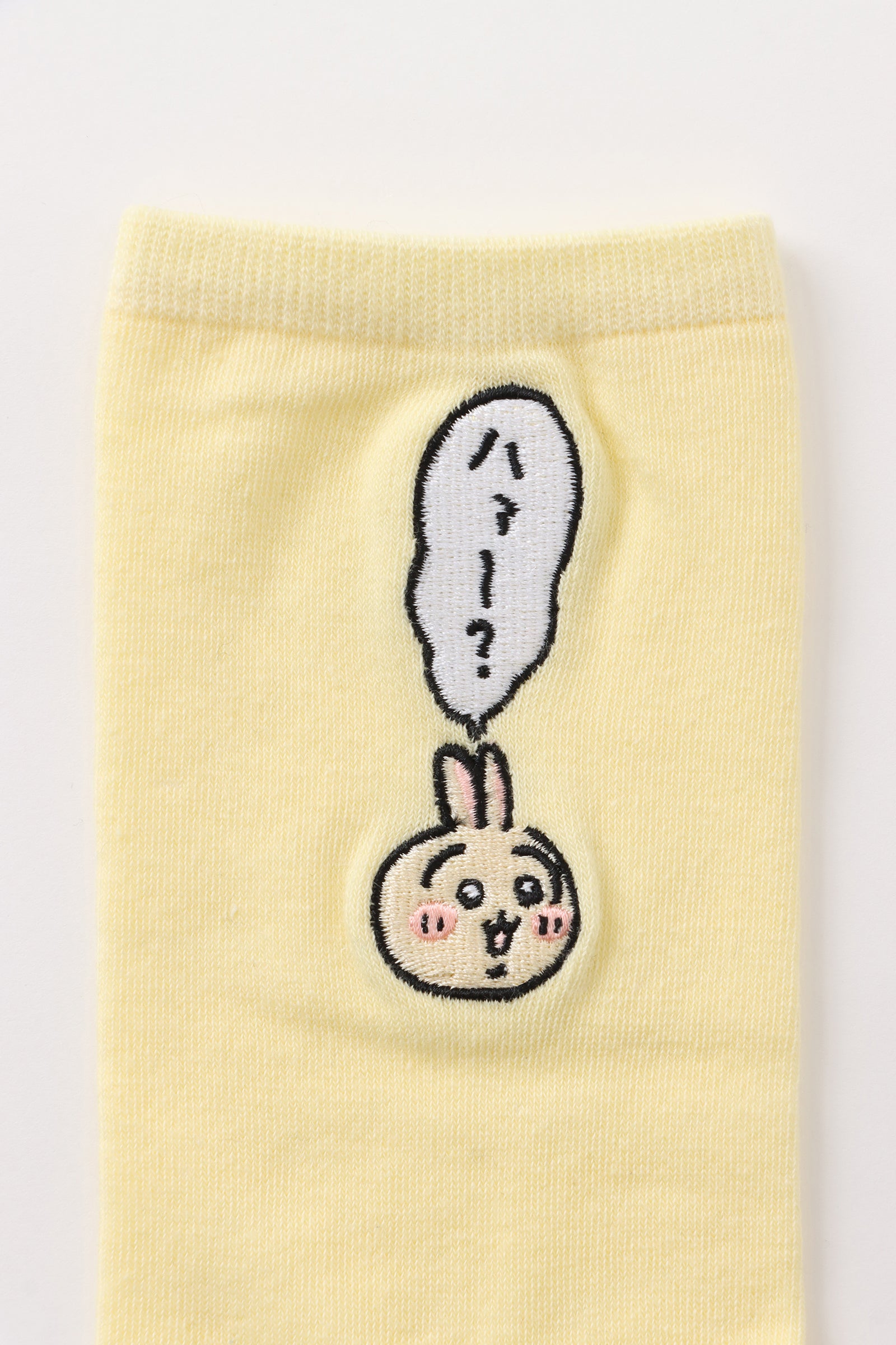 ちいかわ クルーソックス ワンポイント刺繍うさぎ ペールイエロー