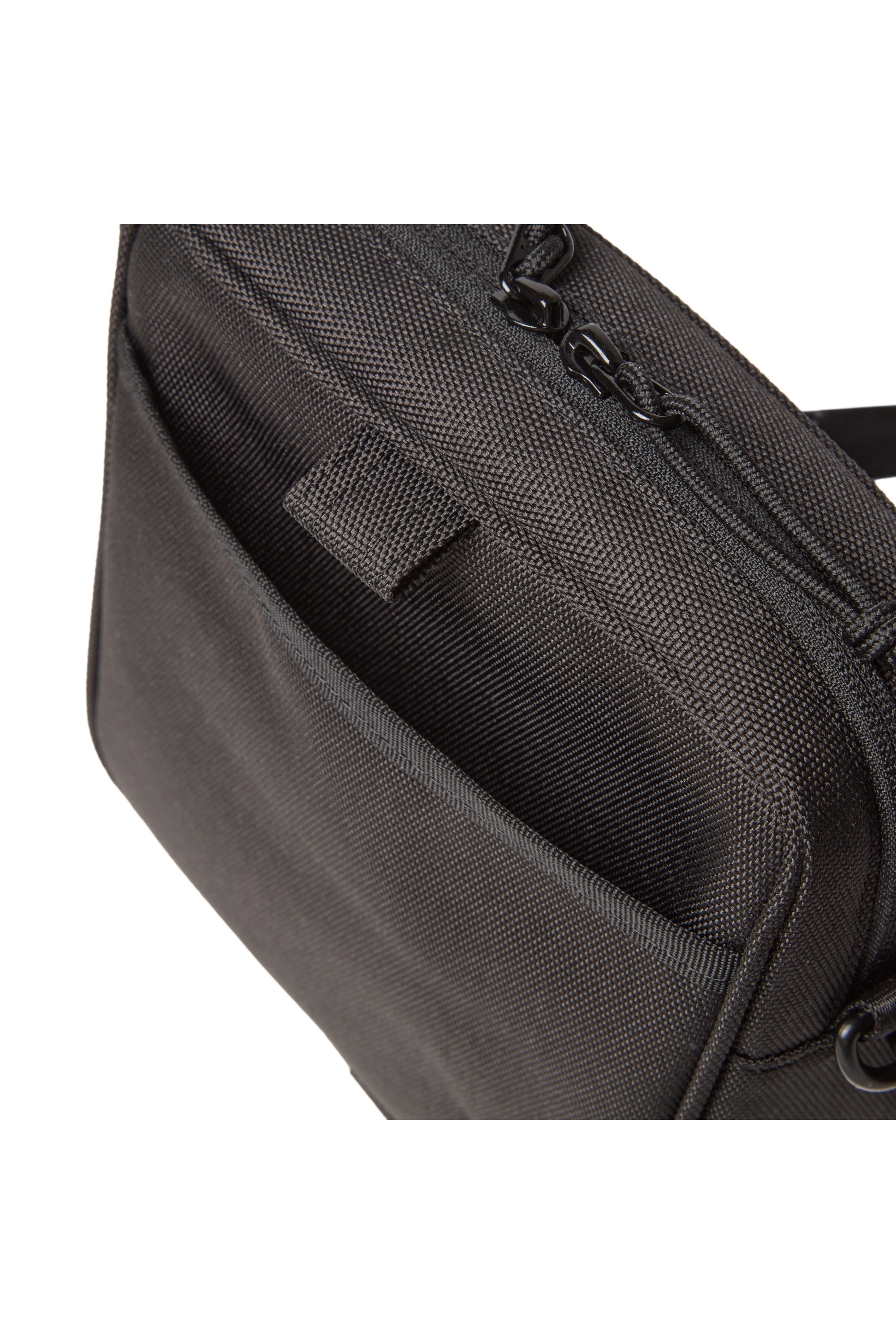 スクエアショルダーポーチ 1.5L ちいかわ / ちいかわ・ハチワレ・うさぎ ブラック