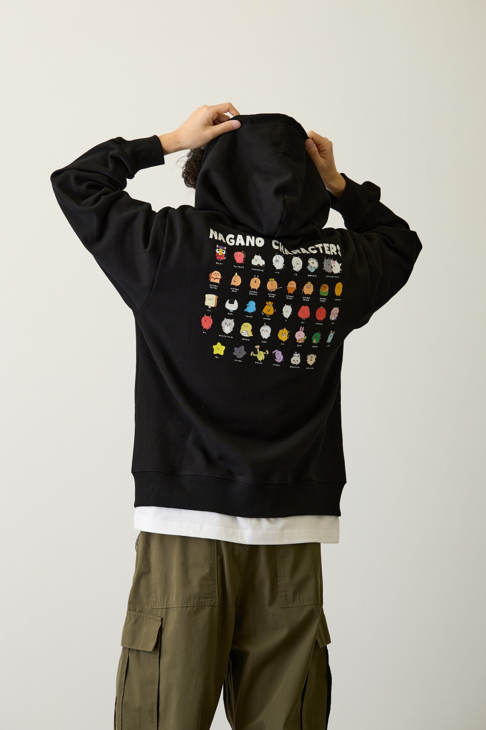 ナガノキャラクターズ ZIPパーカー 集合 ブラック