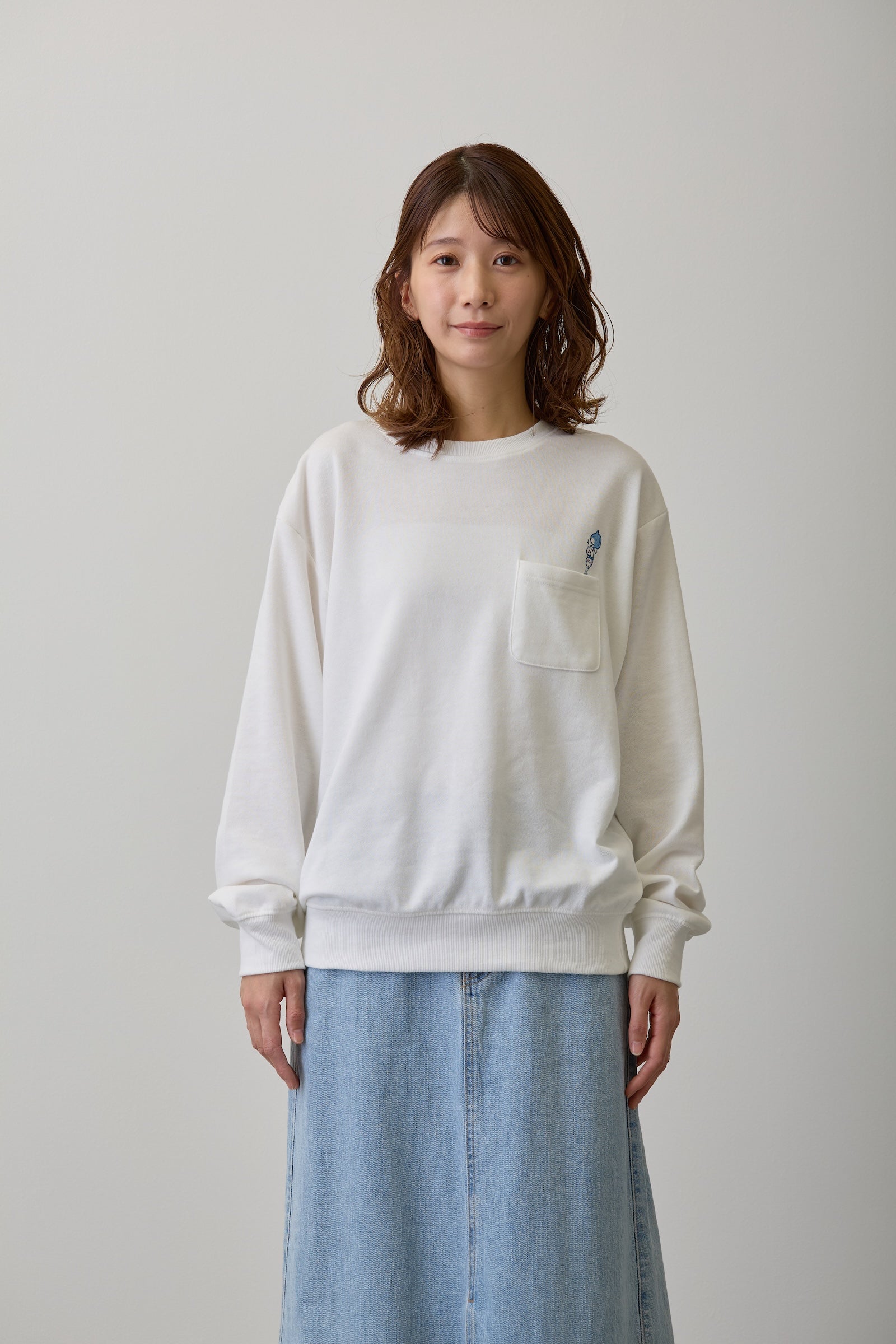 ちいかわ スウェット 肩車ジャンプ ホワイト