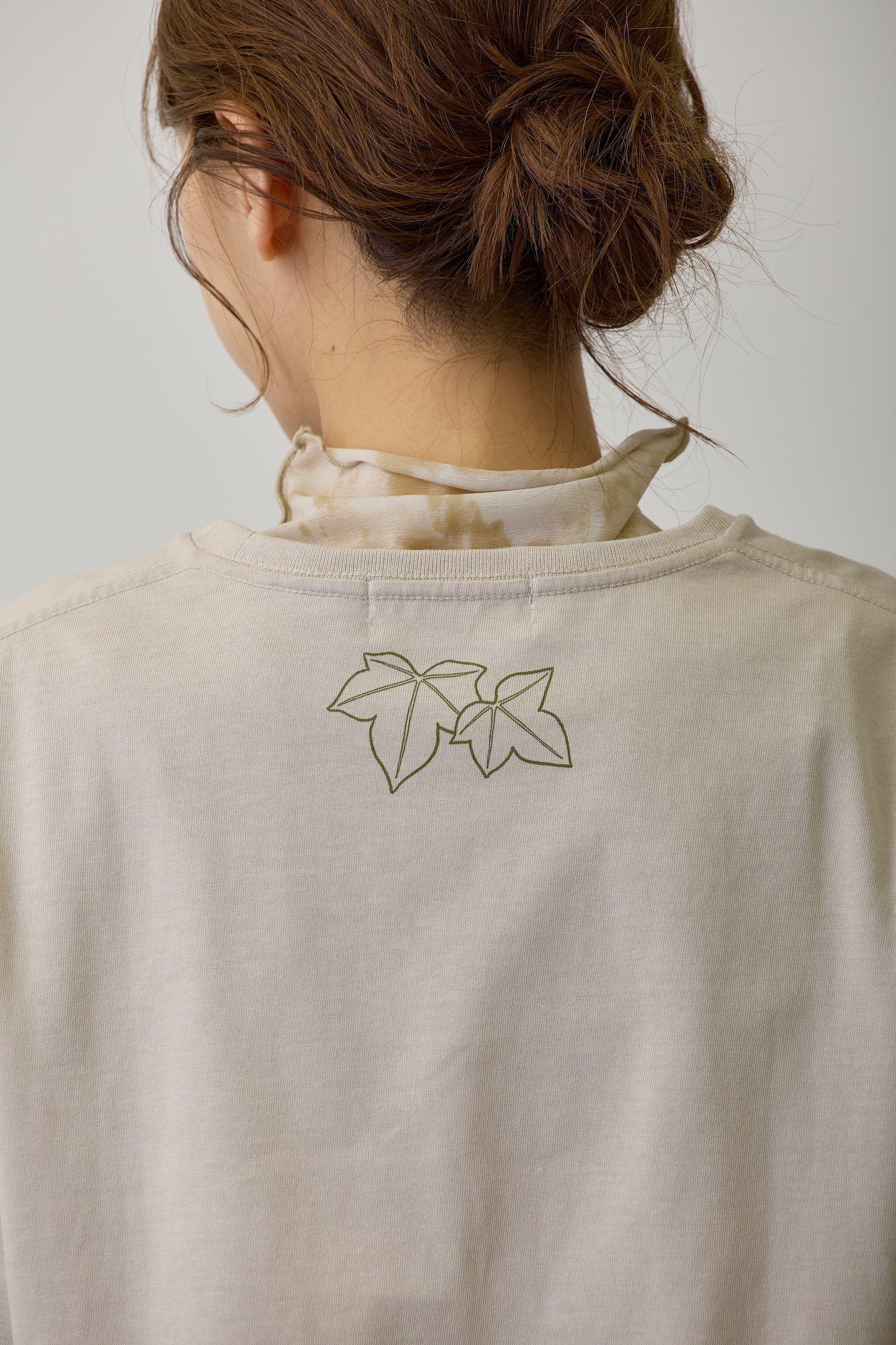 mofusand   Tシャツ アールヌーヴォー風 アイビー ナチュラル