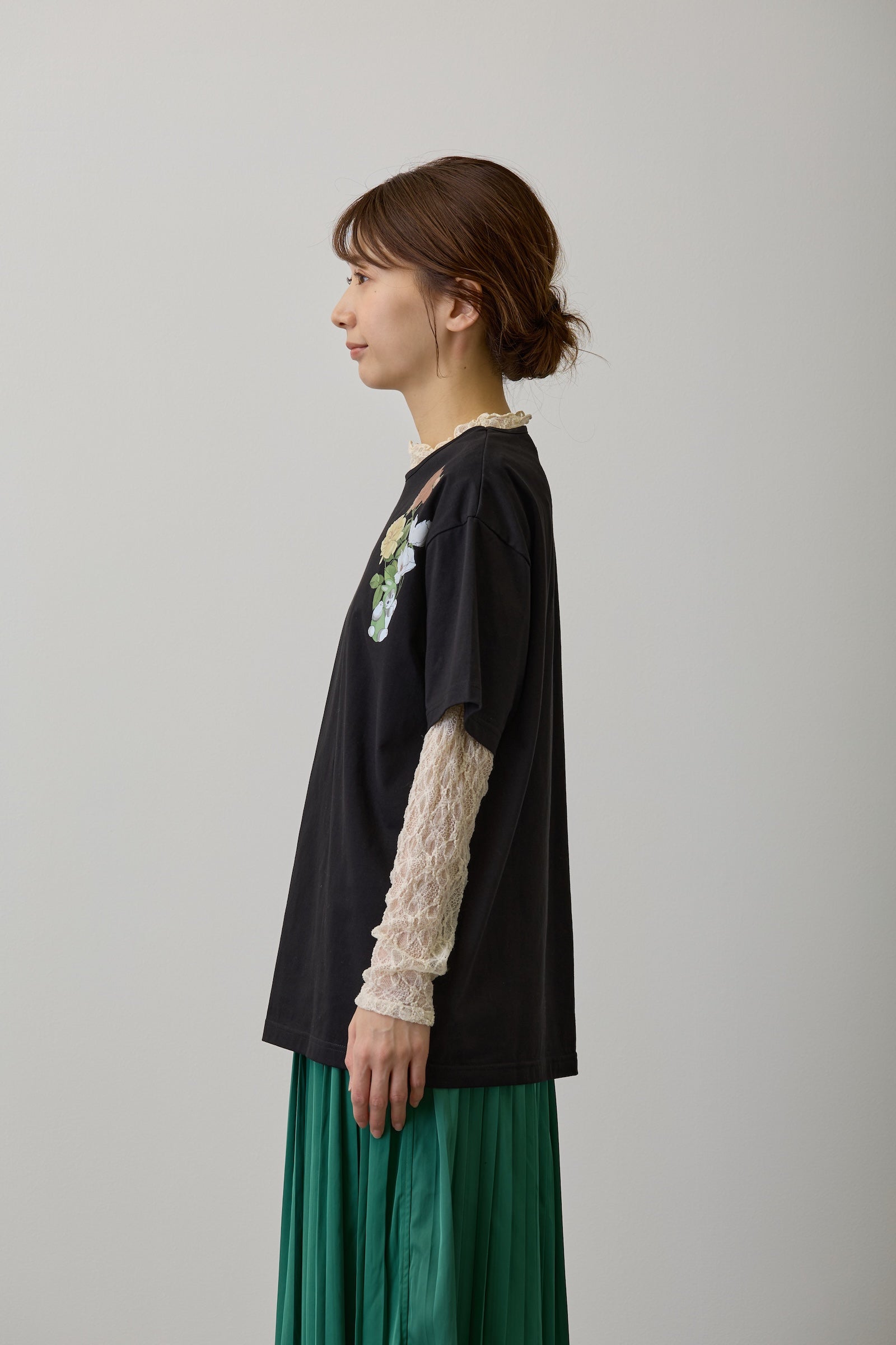 mofusand×日比谷花壇 Tシャツ レイフローラ ブラック