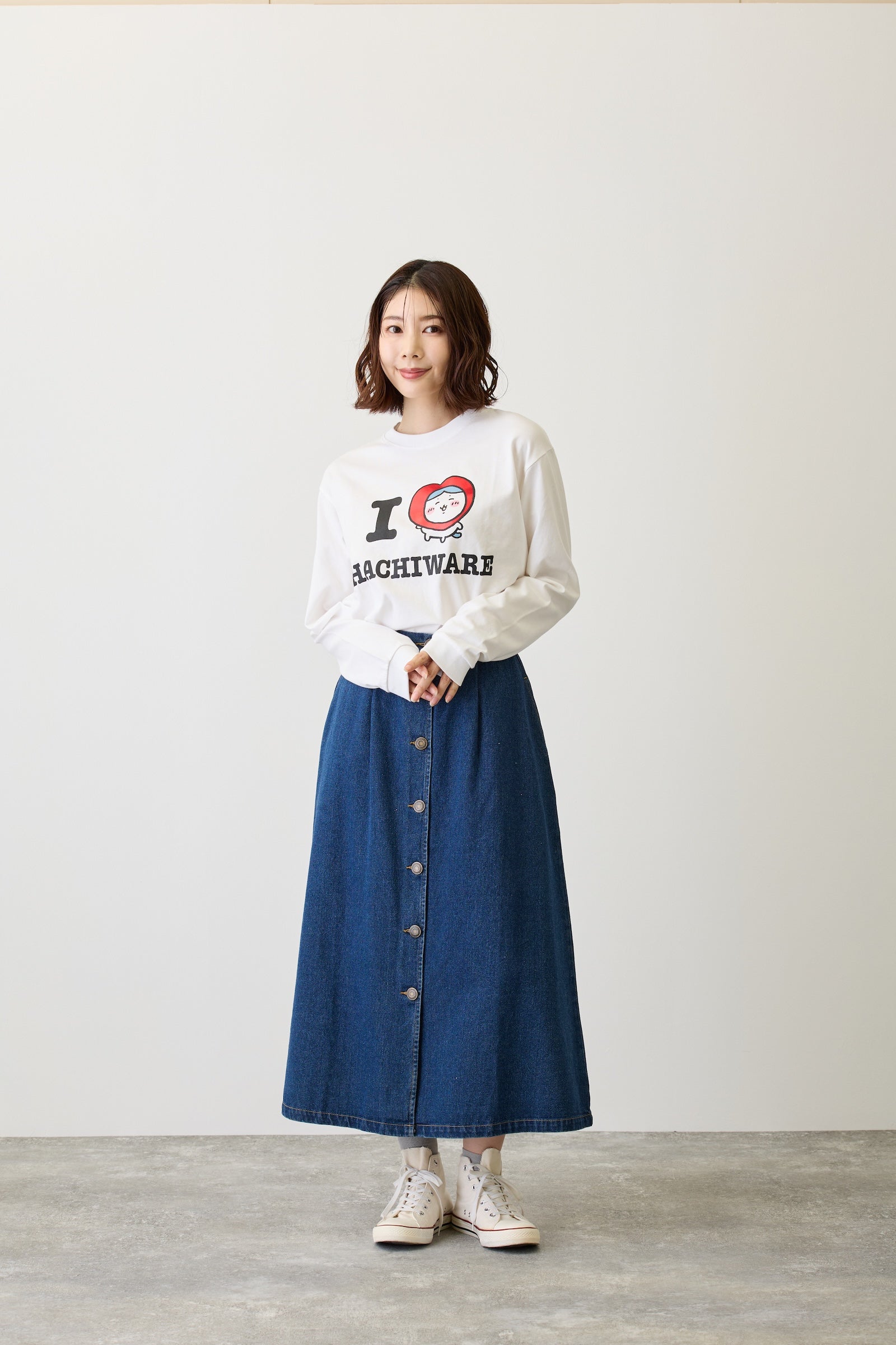 【新品タグ付】 V TWELVE レディース長袖シャツ M ネイビー/ホワイト ちいかわ 長袖Tシャツ I LOVE HACHIWARE ホワイト
