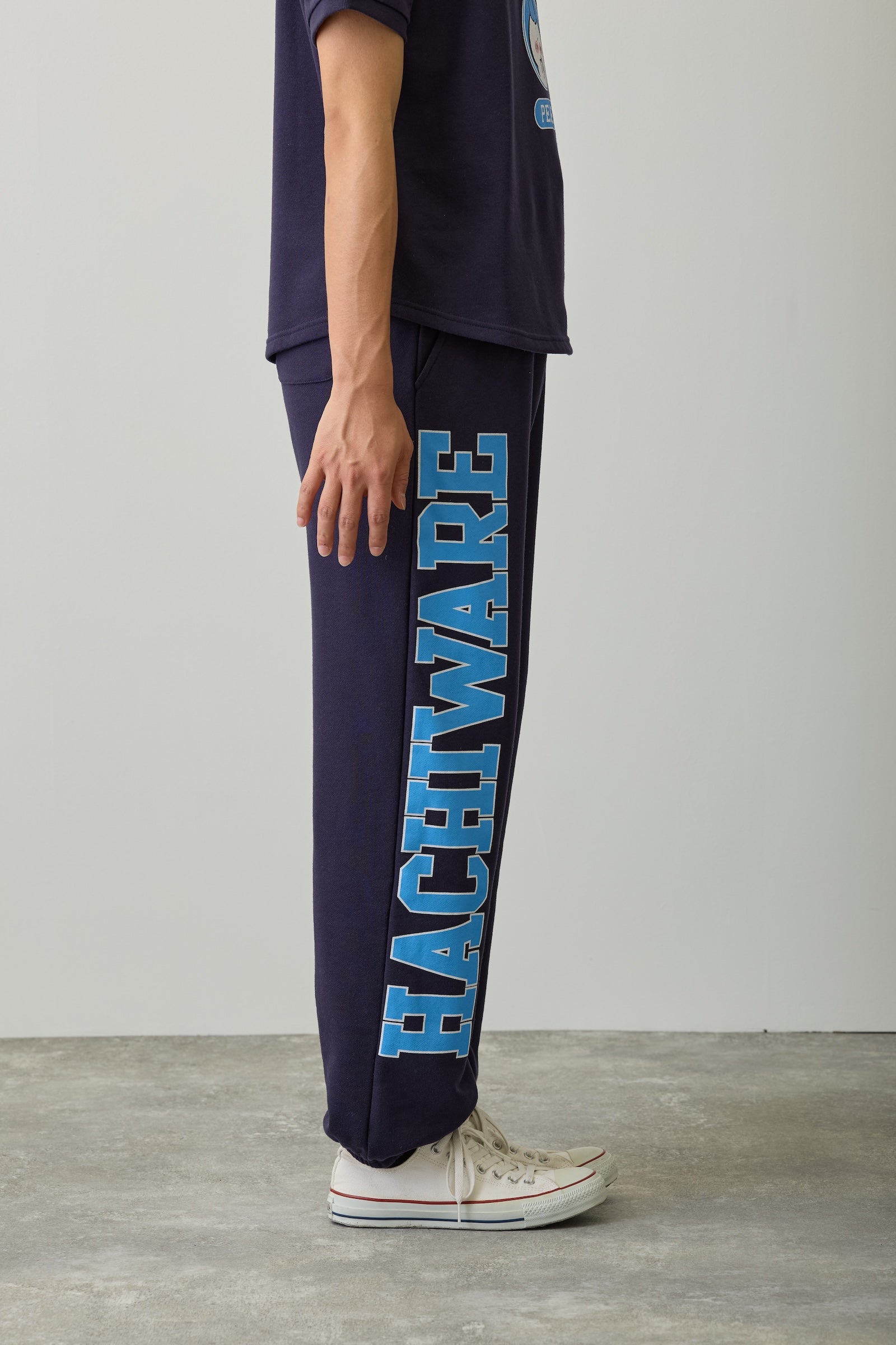 ちいかわ スウェットパンツ ピース ハチワレ ネイビー