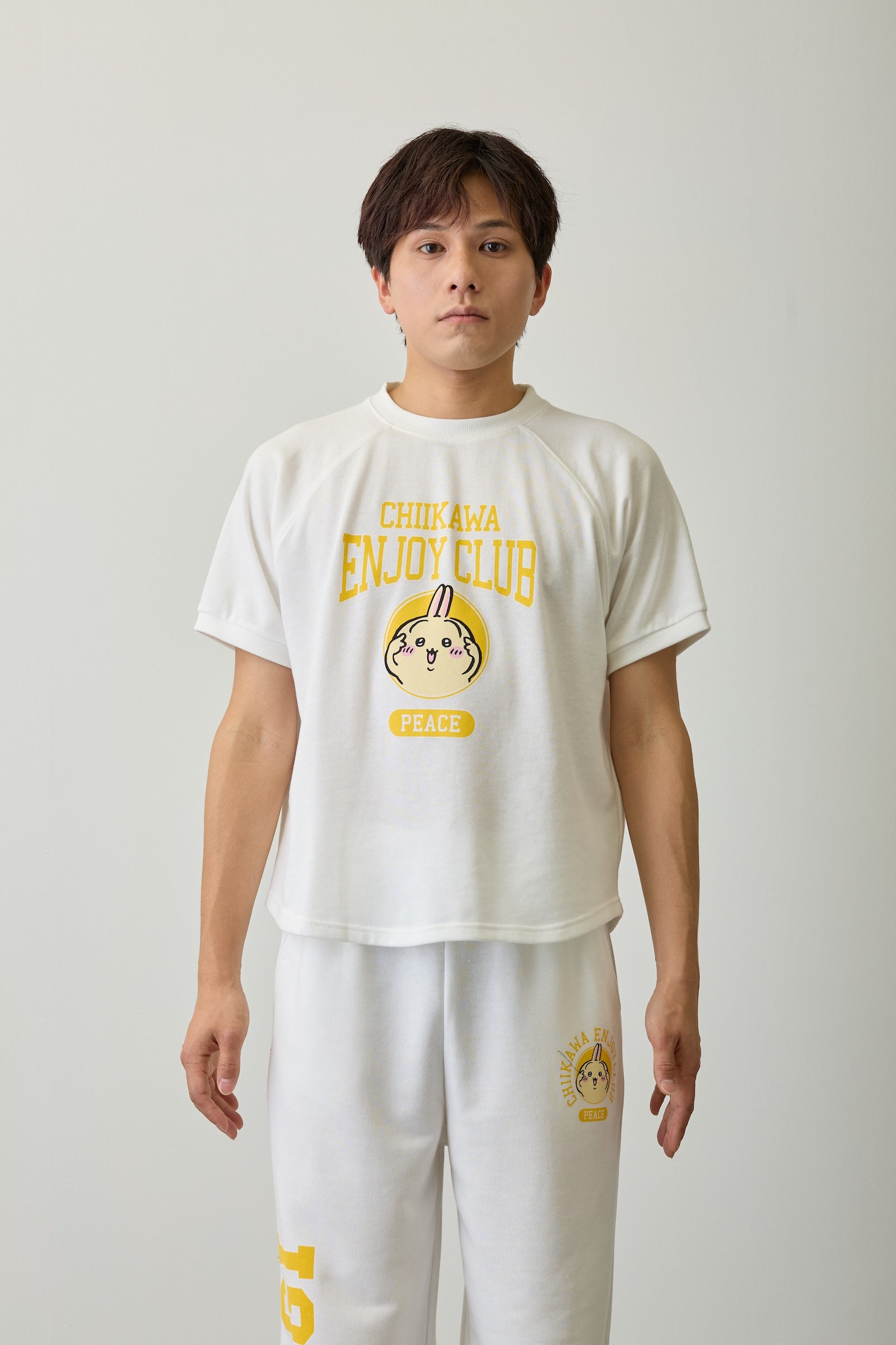ちいかわ Tシャツ ピース うさぎ ホワイト