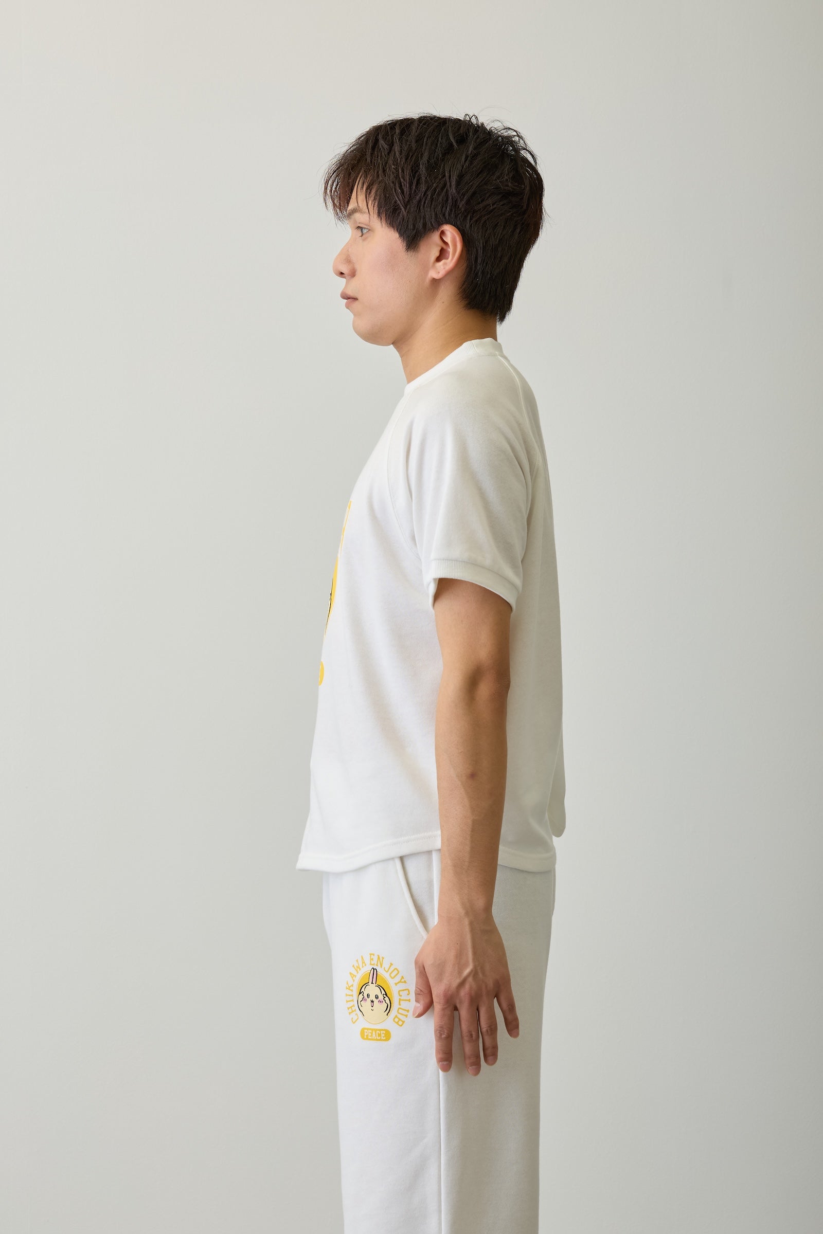 ちいかわ Tシャツ ピース うさぎ ホワイト