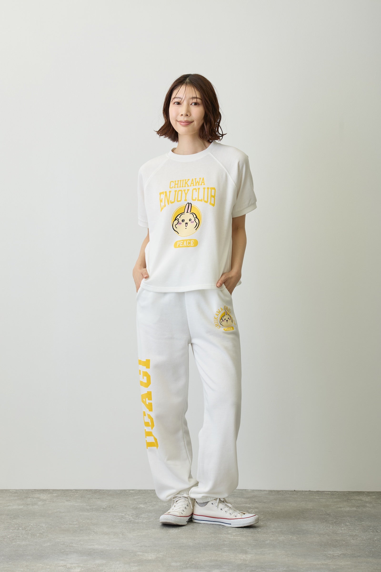 ちいかわ Tシャツ ピース うさぎ ホワイト