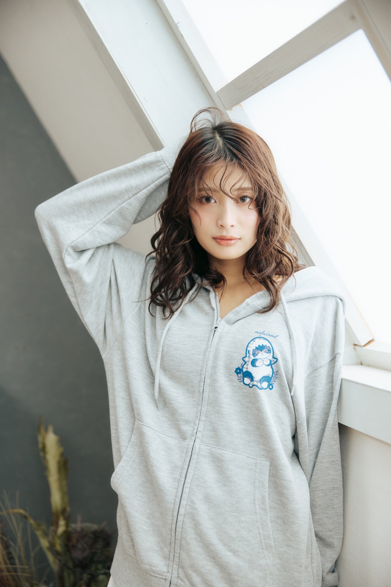 mofusand ZIPパーカー カントリーチェック サメにゃん グレー