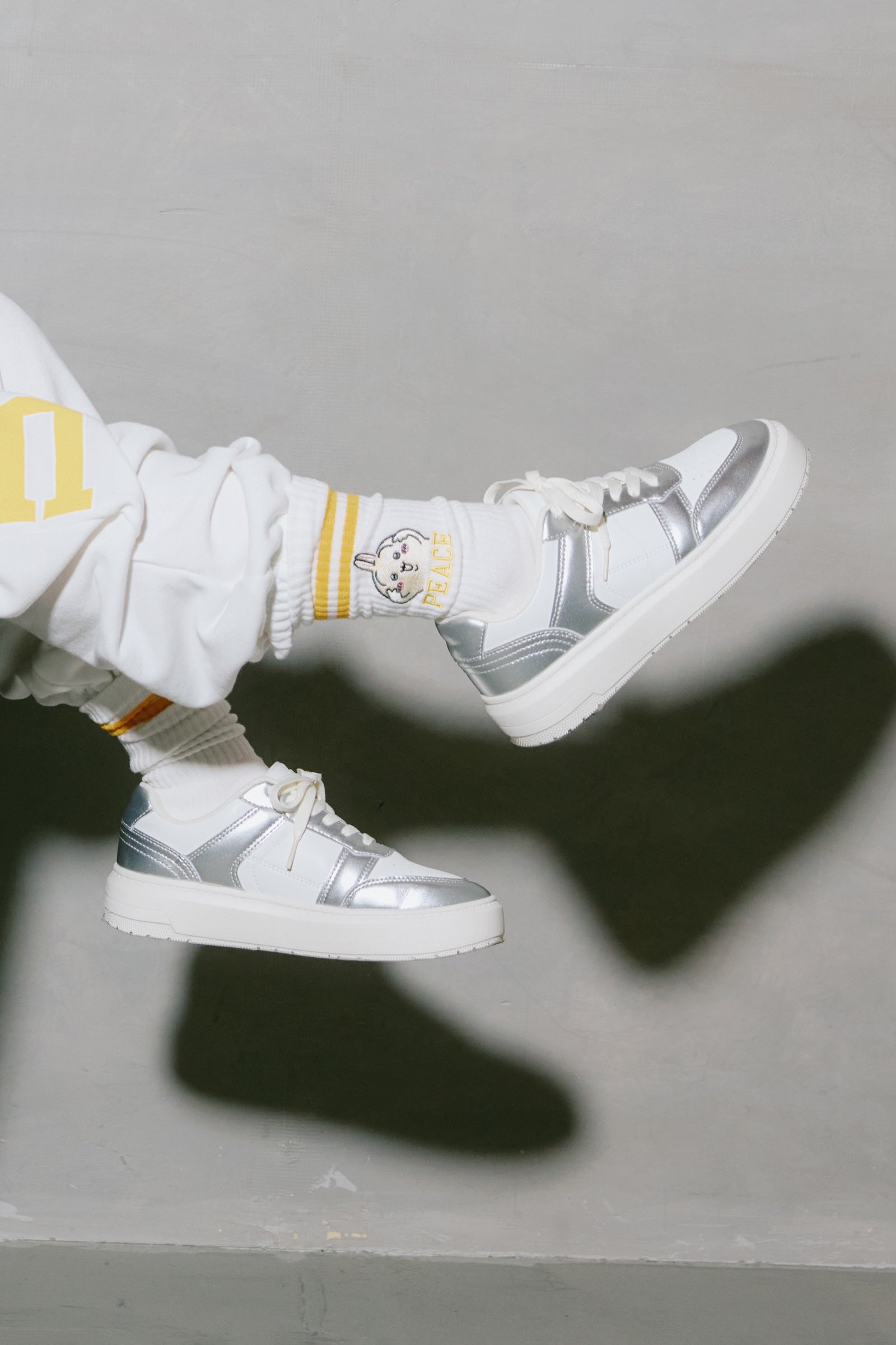 ちいかわ ソックス ピース うさぎ ホワイト 23-25cm