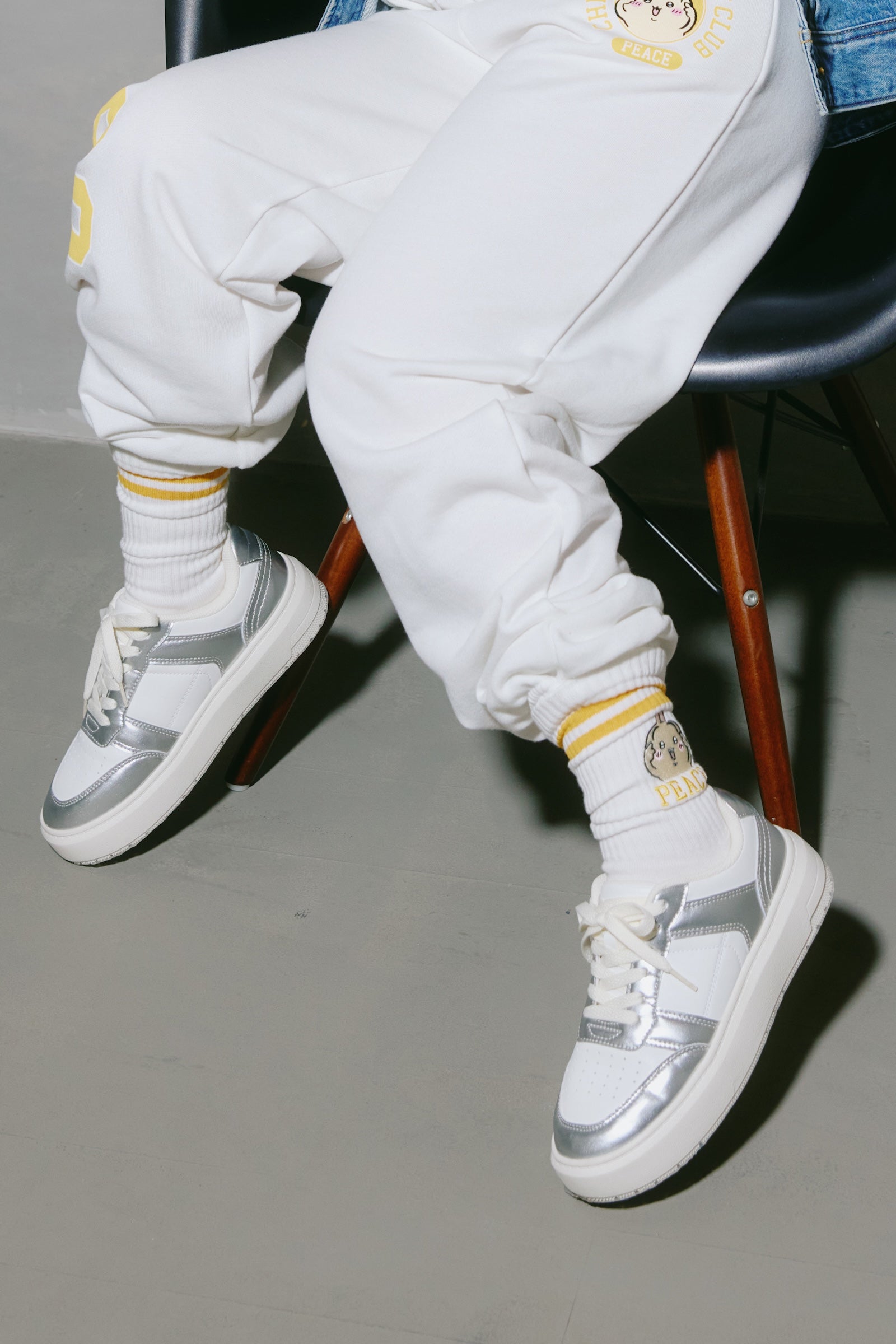 ちいかわ ソックス ピース うさぎ ホワイト 23-25cm