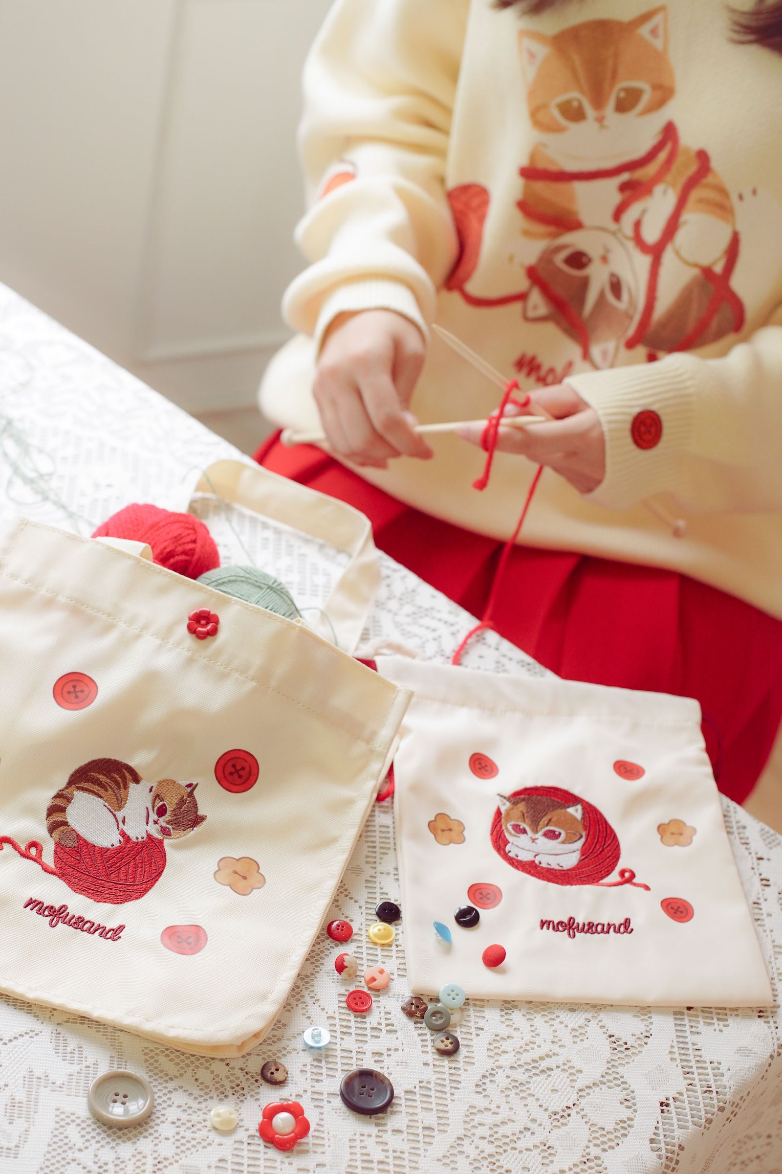 mofusand セーター 毛糸玉 にゃいすコンビ ナチュラル