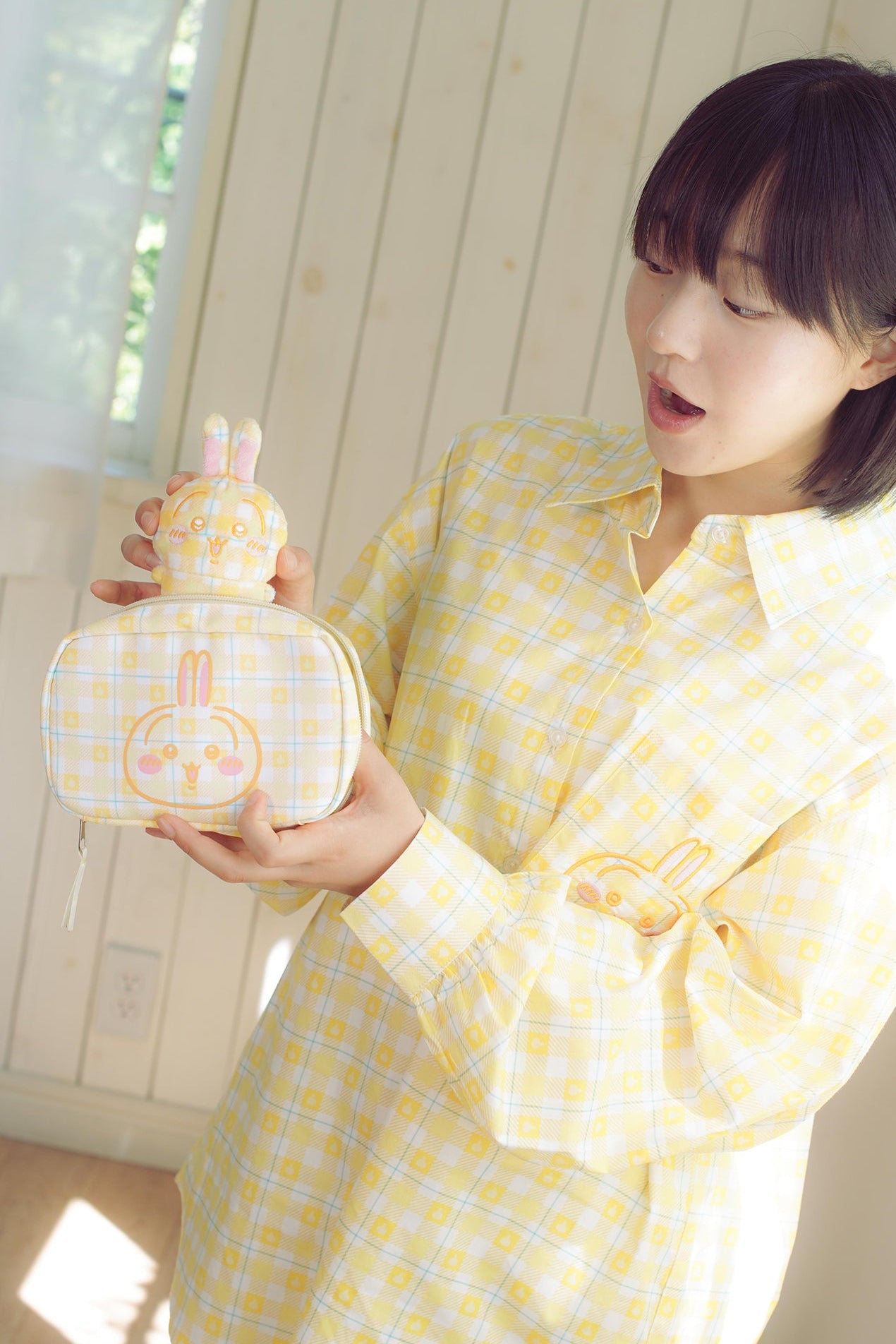 ちいかわ チェックシリーズ ポーチ うさぎ イエロー