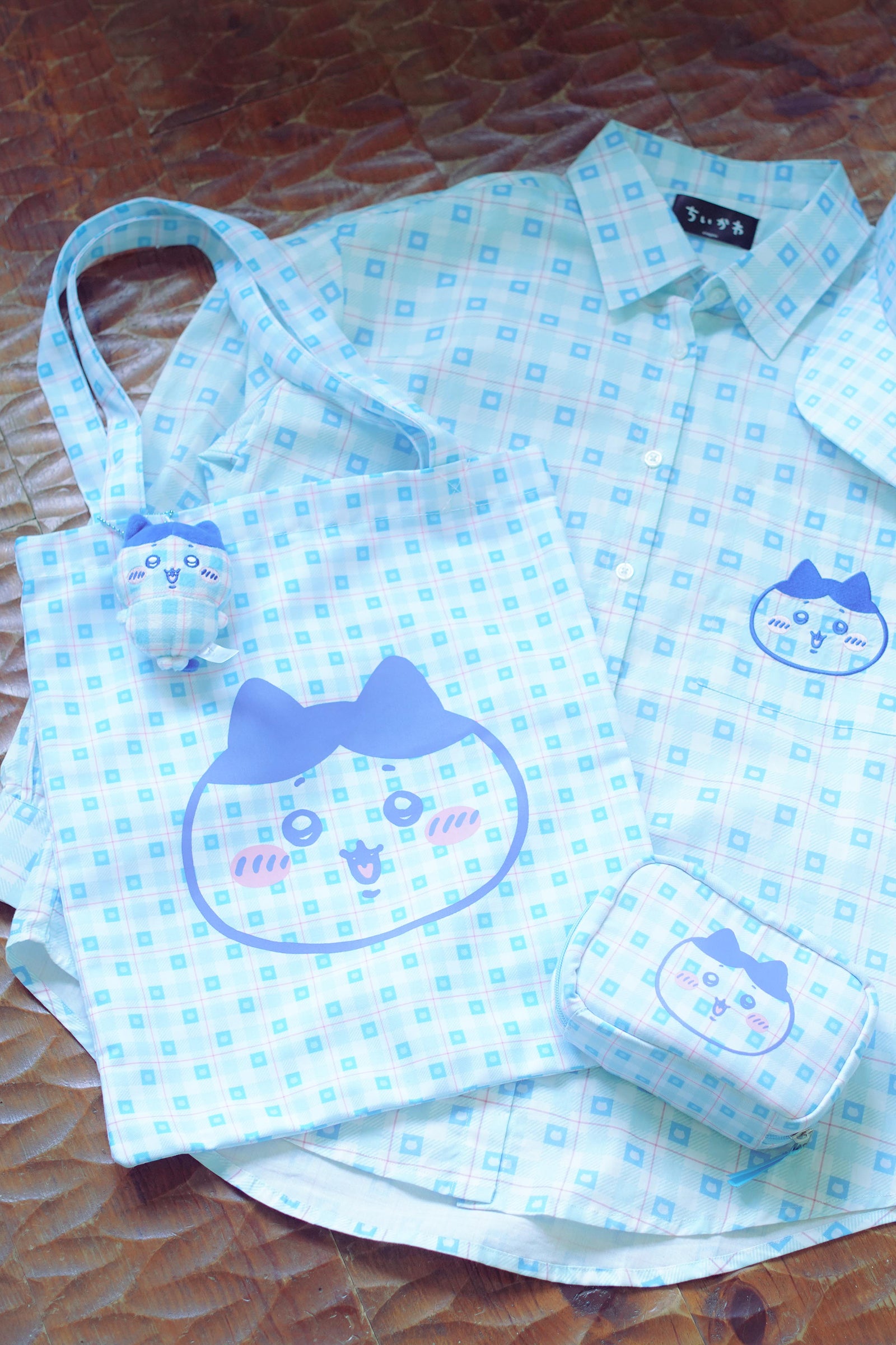 ちいかわ チェックシリーズ トートバッグ（チャーム付き） ハチワレ ブルー