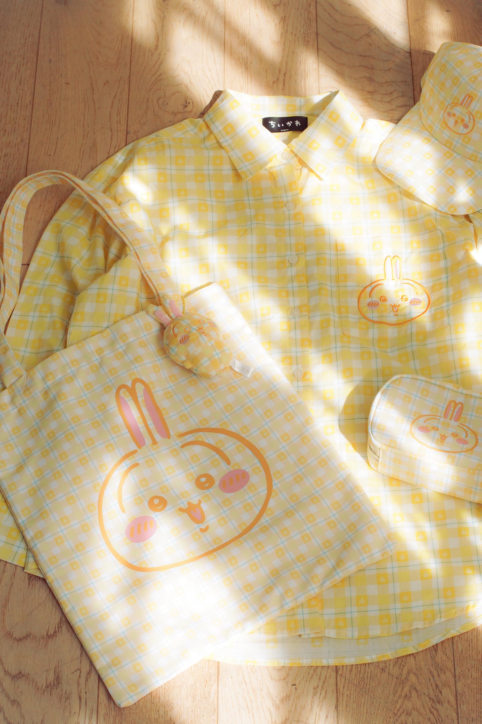 ちいかわ チェックシリーズ トートバッグ（チャーム付き） うさぎ イエロー